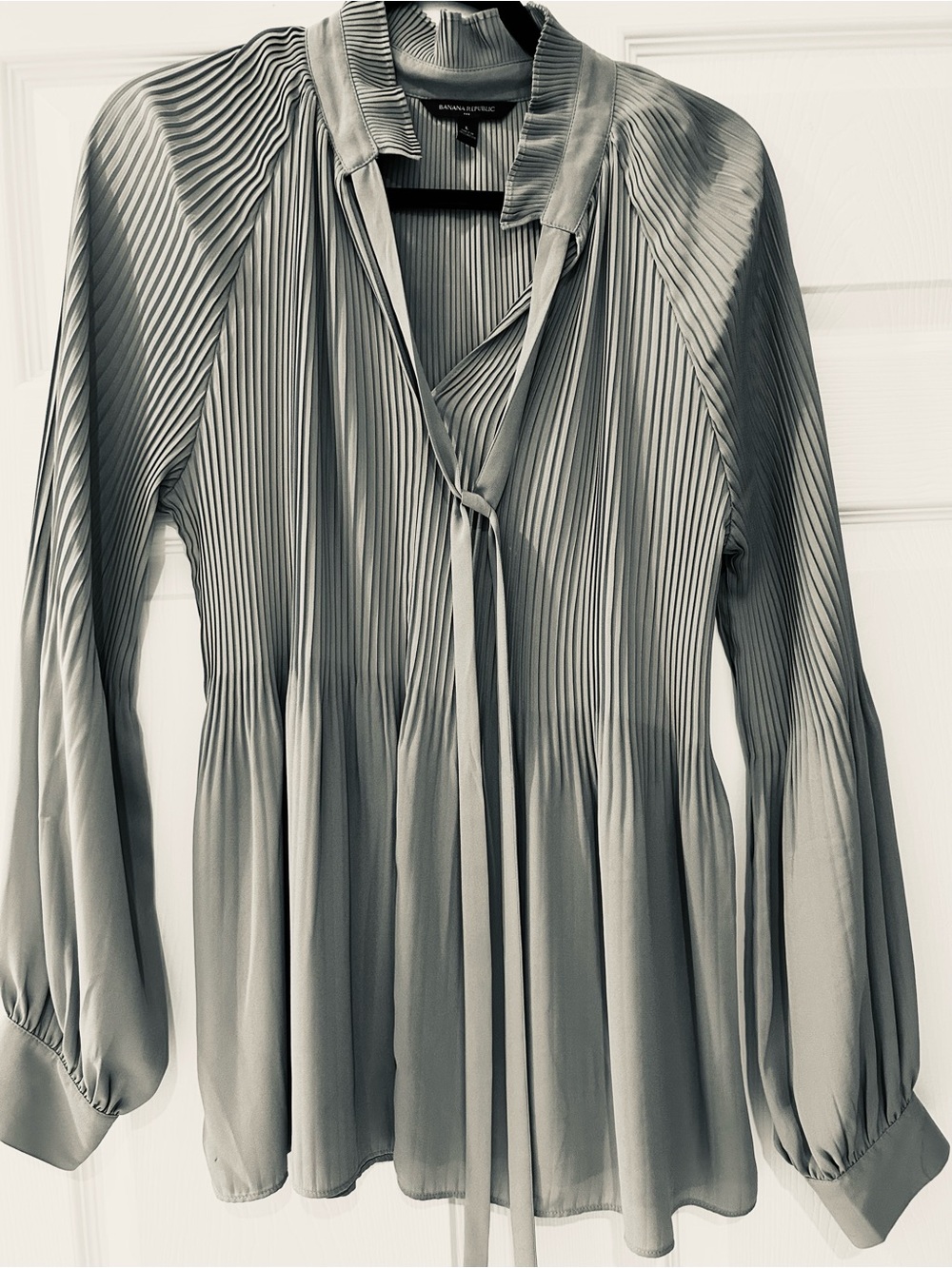 Banana Republic Elizabethan Style Tunic Pleated Collar Blouse Grey Size Large